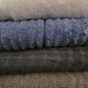 Refresh Your Bathroom with this Multi-Color Luxury Towel Set